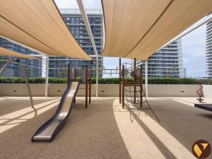 Vogue Vacation Homes, Beach Mansion Waterfront Living Emaar Beachfront near JBR and Palm Jumeirah, Two Bedroom Apartment with Balcony, and Private Beach, Access toAmenities