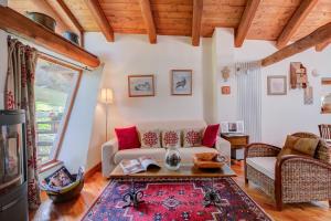 Romito Lodge Apartment Mountain Retreat - Happy Rentals