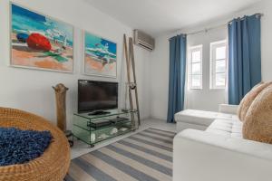 Beach And Mountain Apartment