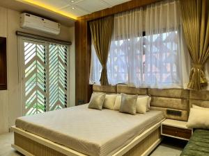 Homly stays, 4BHK Villa in the center of the city