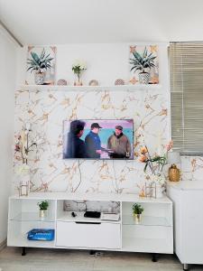 LB city junction nest