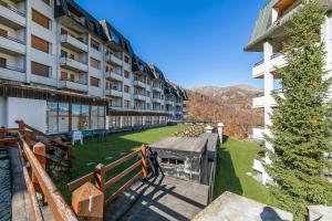 Wolf & Deer Apartment Ski-In Ski-Out 250m - Happy Rentals