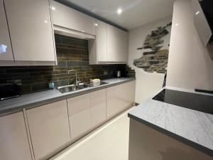 4 Studio House