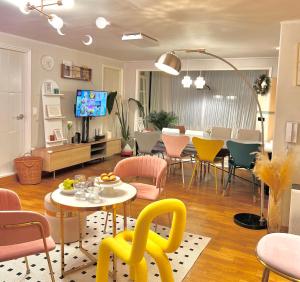 Spacious 3BR Seoul Stay for Groups & Families Up to 10