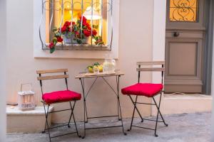 Village House Lianelia Boutique