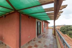 Attico con vista collinare img23