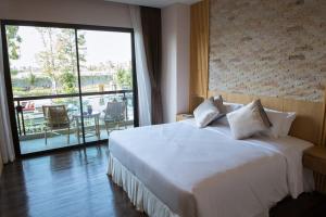 North Hill City Resort