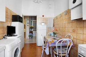 Seba House
