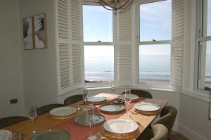 Morwendon House with Sea View