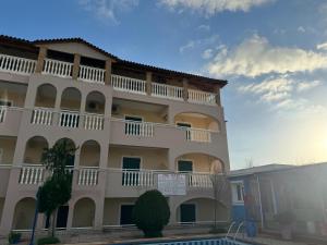 Sandy Maria studio 702