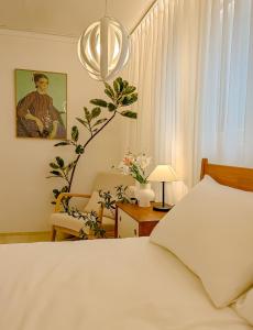 10 minutes from Hongdae, 10 minutes from Gongdeok Station, Itaewon, Haebangchon, Family accommodation, 명동