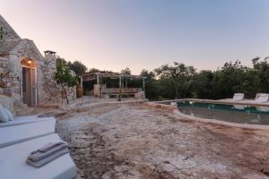 New Borghetto Formica con piscina