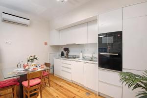 Lighthouse Apartment With Terrace