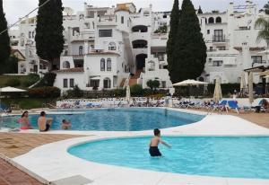 2 bed apartment in Pueblo Evita