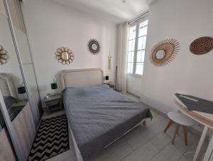 Rue Antibes- Modern - Central