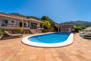 Luxury Stay with Guest House - Pool - Gym & Sauna