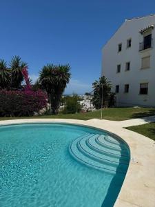 Apartamento moderno de 2 hab con vistas al mar