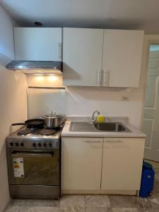Near OKADA Bali Vibe 2Bedroom Free Parking and Pool with Netflix Prime HBO