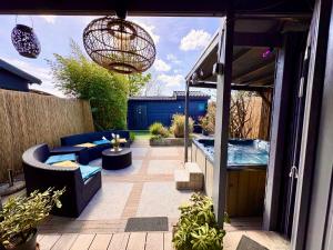 1001 Nights Luxury Spa Oasis with private jacuzzi sauna and garden between Amsterdam Haarlem and Schiphol Airport