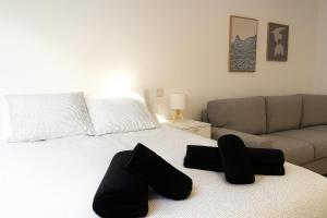 Cuatro Caminos Apartments by Charming