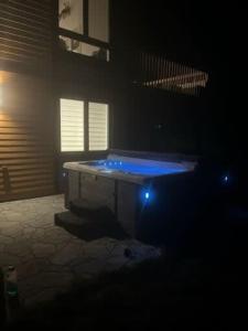 La Signature Guy - Private Spa on the Lake