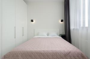 14-6 Diplomat Hall, Zhylianska 59, Kyiv centre, fantastic city view, 15 kW backup power, Petrovdom Apartment