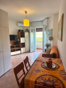 Residence The Golden Sunrise with Pool