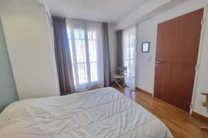Nice Cocoon 45 M With Balcony Near The Beach