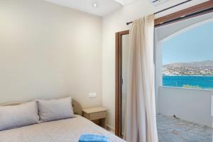 Akrogiali Rooms and Studios