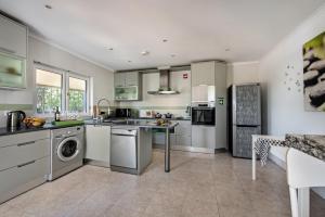 Lovely Vacation Villa In Loulé