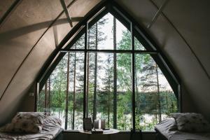 Private Lakefront Dome Cabin Sauna & Breakfast Lumous