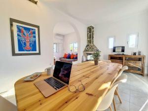 Hydra Bay Seaside Villa with Pool