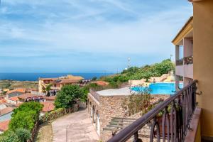 Appartamento con piscina 13