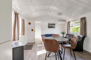 Knus chalet in de bossen van Epe met fietsen