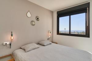 2-bedroom apartment with seaview
