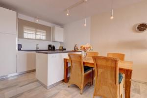 Apartment Boulevard 302