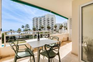 Front line beach apartment 2 bedr