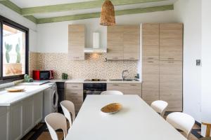 Golden Bay Lux House