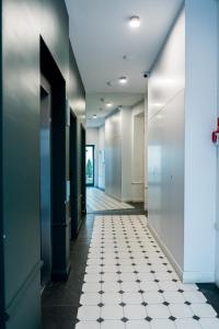 Garbary Downtown Deluxe Studio by BookingHost