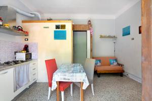 Acciuga House
