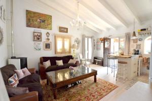 Casa con piscina en bonito entorno Mia