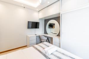 RH Premium 02BR, Marina Escape, modern furnishing