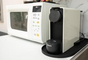 Cozy Letna Flat Walk to Center