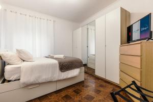 EUR-Montagnola 3 guest apartment, 15 minutes from the Colosseum