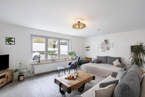 Melanies Apartment