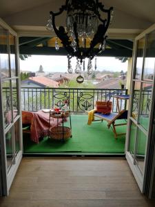 Ruhige Ferienwohnung in seenaher Künstlervilla in Gstadt