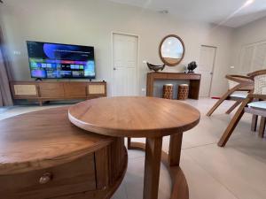 Luxury 2BR Villa with Private Pool - Thong Sala