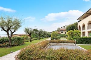 Dani Apartment garda lake view