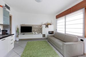 Dani Apartment garda lake view