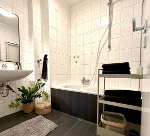 Stylische 2,5 Zi-Wohnung - Balkon - Blick ins Grüne